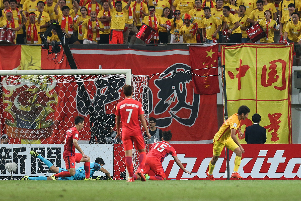 包含中国队实力横扫赛场，再次震撼足坛的词条