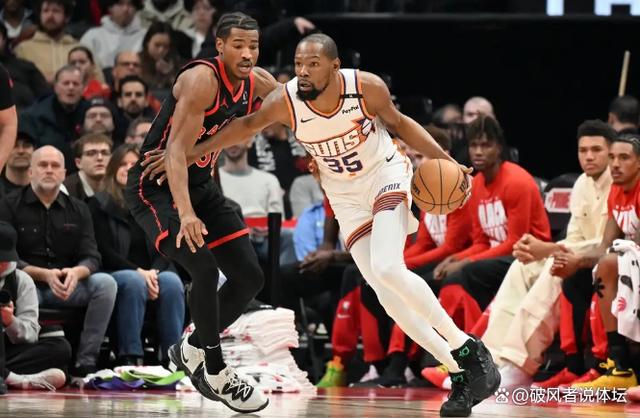 美职篮球超级巨星重返赛场，获得赞誉