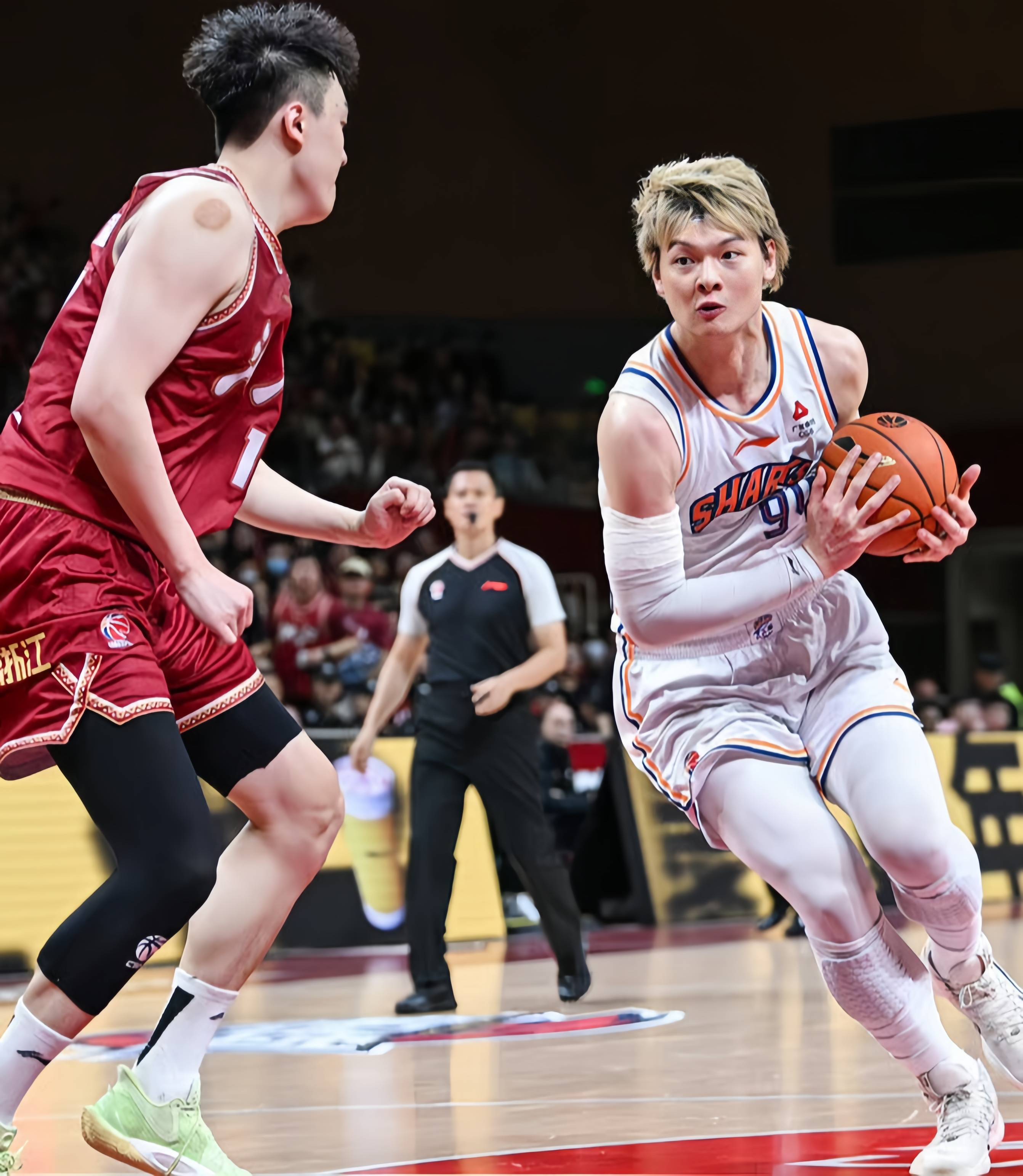 球队引进外援，提升球队整体实力