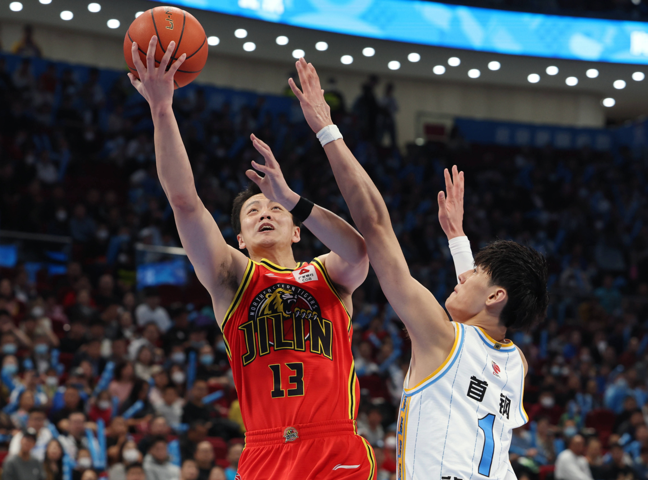 球员飒爽英姿，为球队赢得胜利