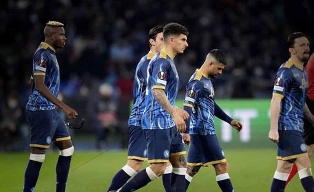 包含那不勒斯客场挑战拉齐奥-阵容齐整的词条