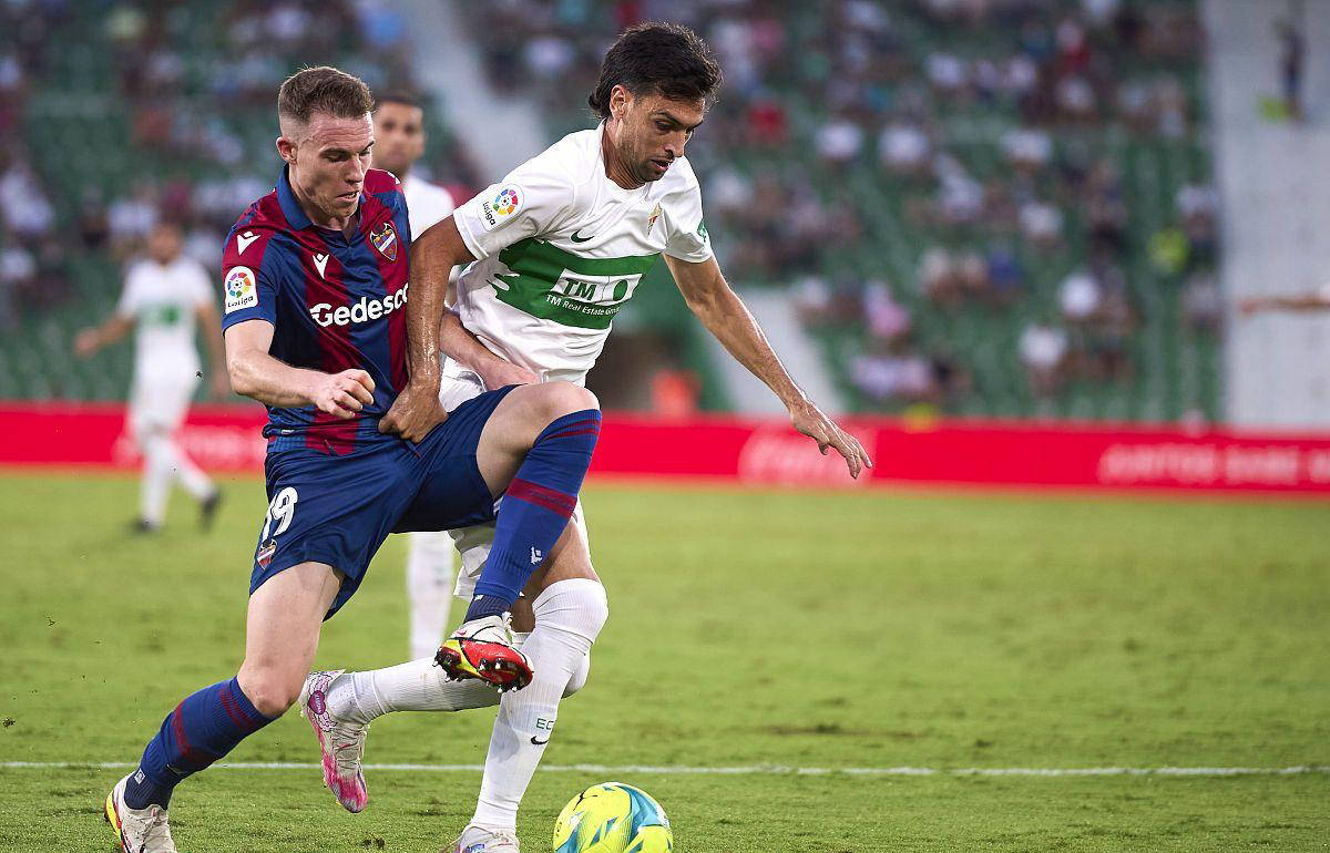 利沃诺险胜热那亚，保住保级希望的简单介绍