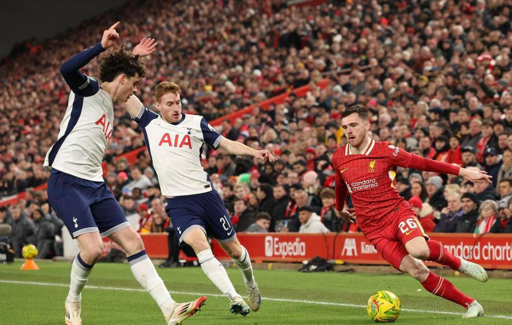 利物浦客场取胜，小组头名牢固的简单介绍