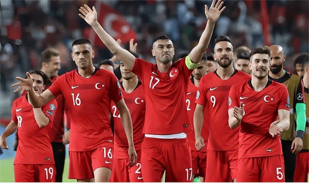 阿尔巴尼亚与冰岛在欧预赛中争夺胜利，最终比握手言和的简单介绍