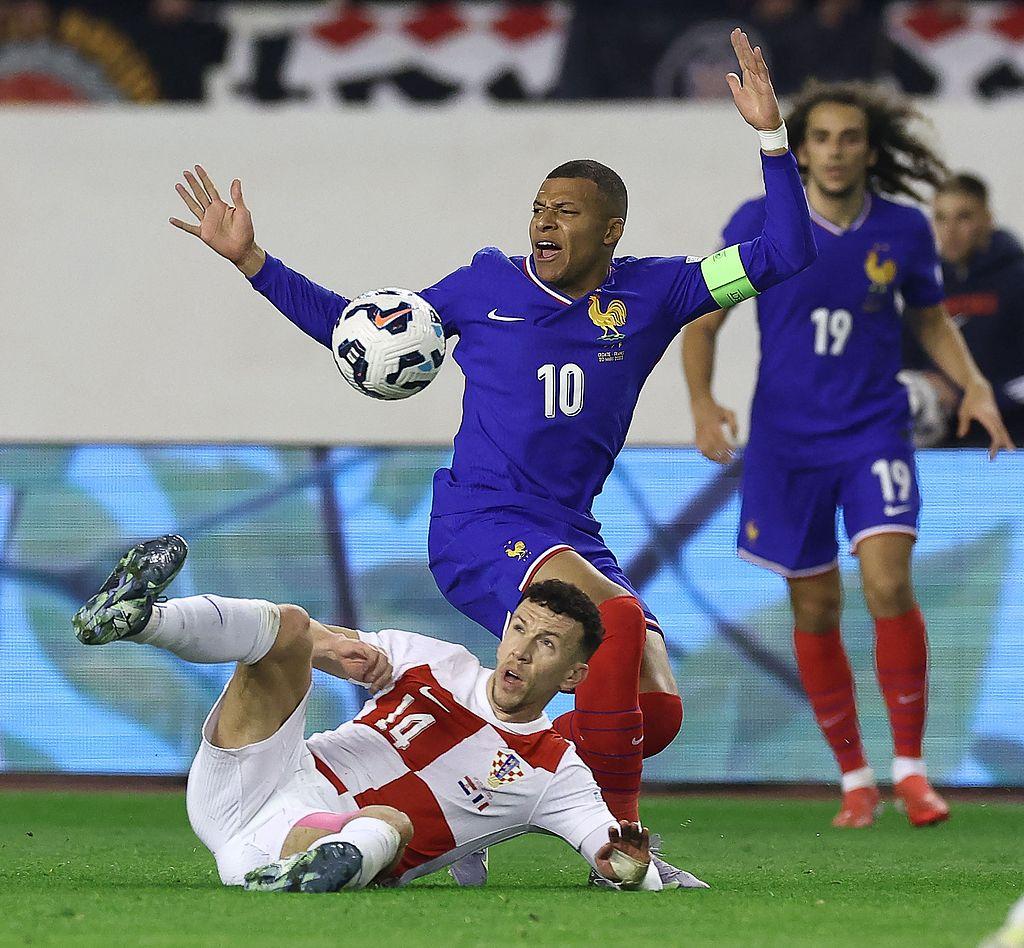 克罗地亚中场索萨精彩传中为球队创造进球机会的简单介绍