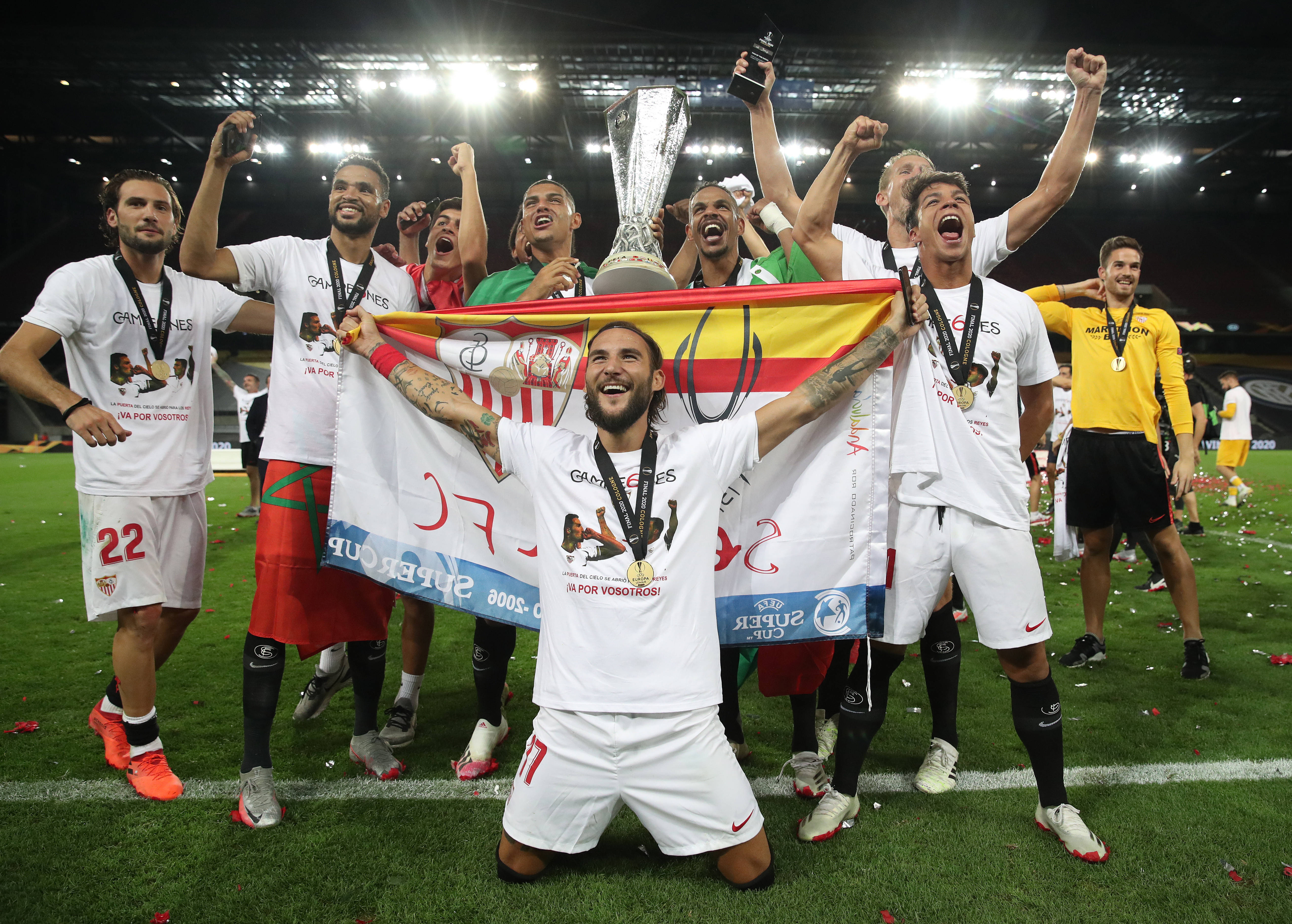 包含比利亚雷亚尔遭遇失利，积分榜上滑的词条