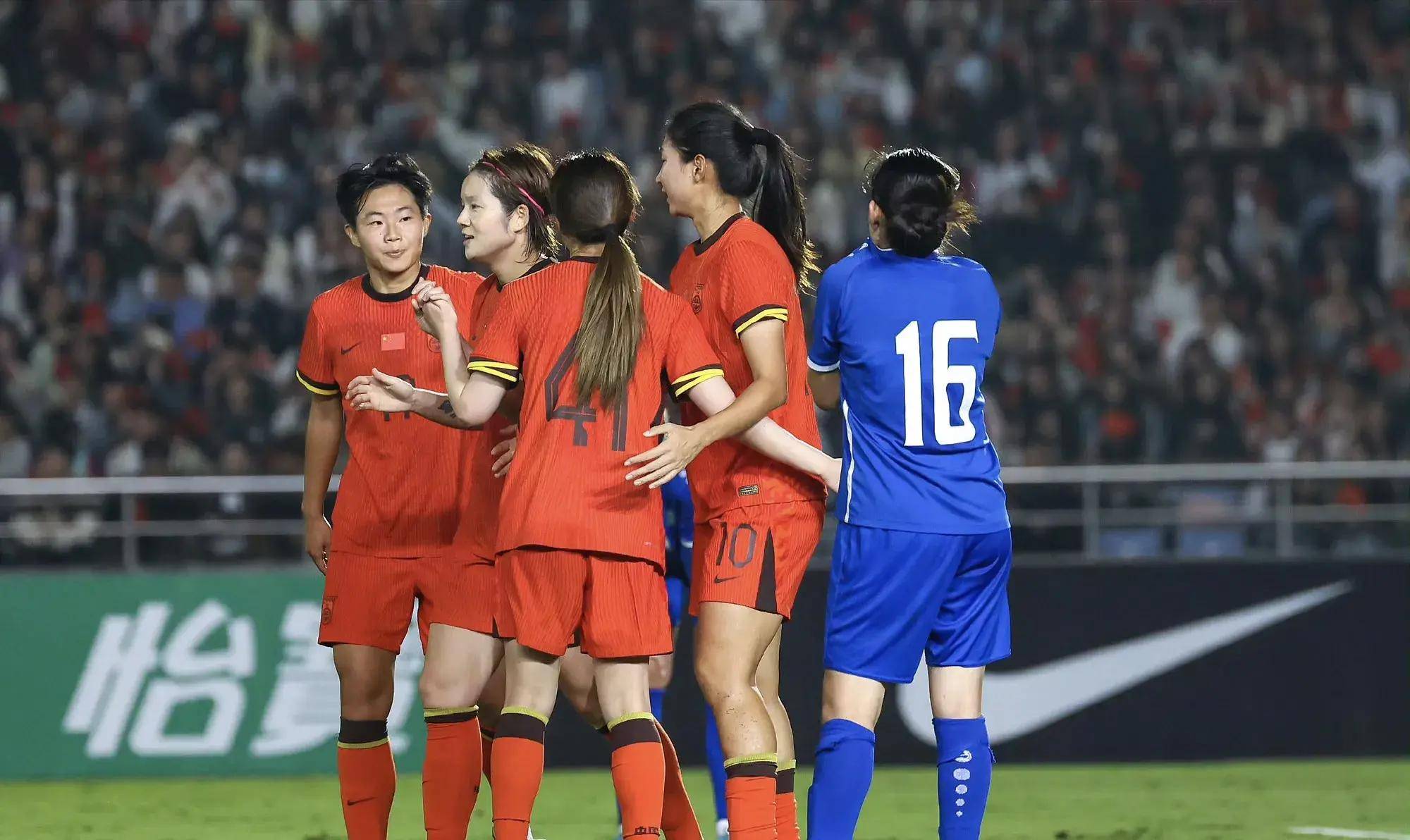 女足比赛坦途没有障碍傲然行的简单介绍