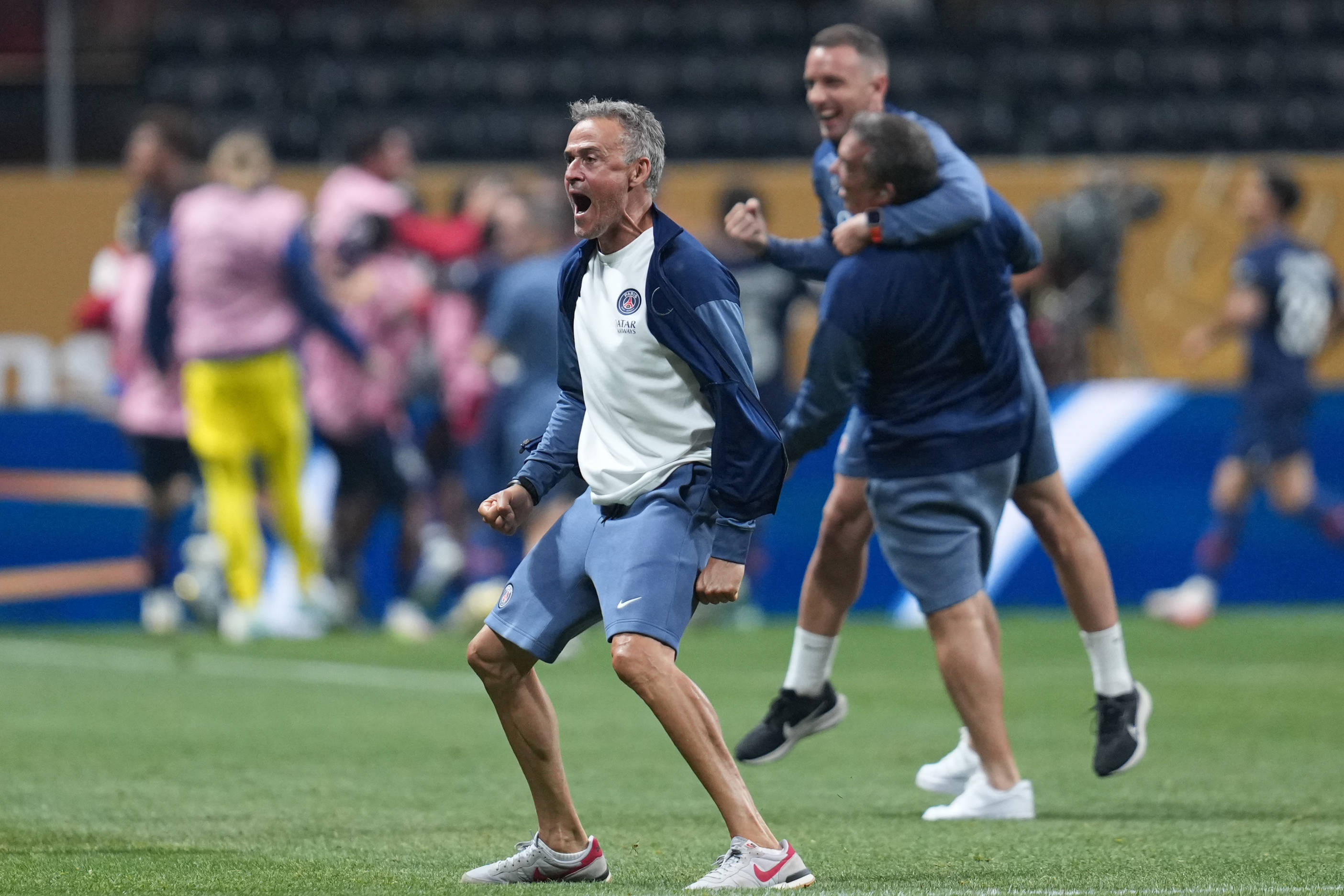 巴黎圣日耳曼逆转击败拜仁慕尼黑，跻身欧冠四强的简单介绍