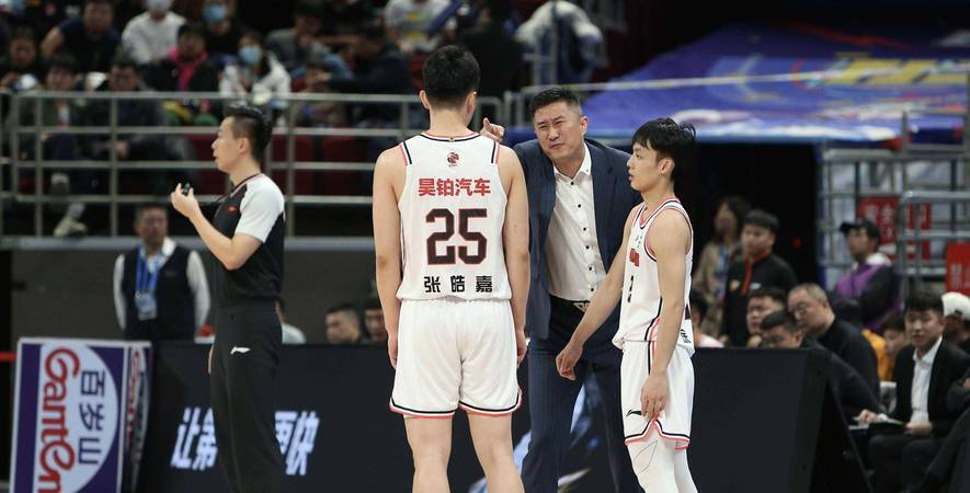 队员表现出色，协助球队连胜