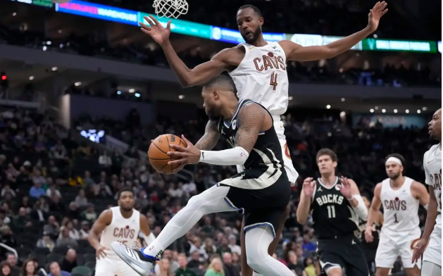 关于雄鹿横扫爵士，字母哥威胁全明星的信息