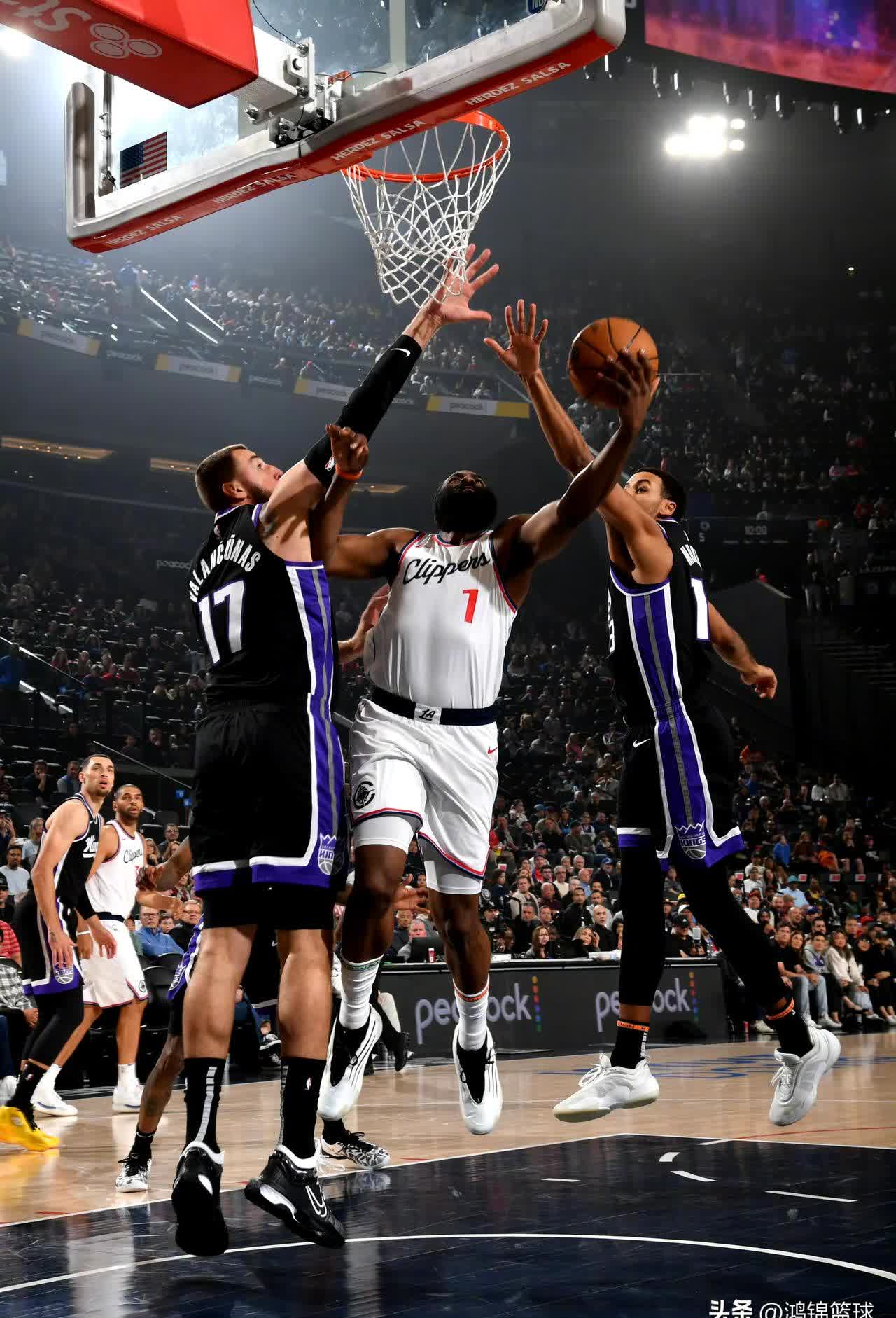 火箭大胜鹈鹕，哈登贡献三双