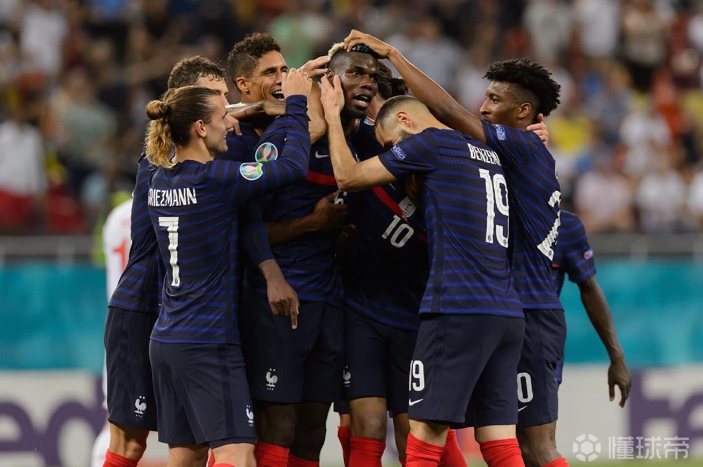 丹麦险胜日本，博格巴2统治全场