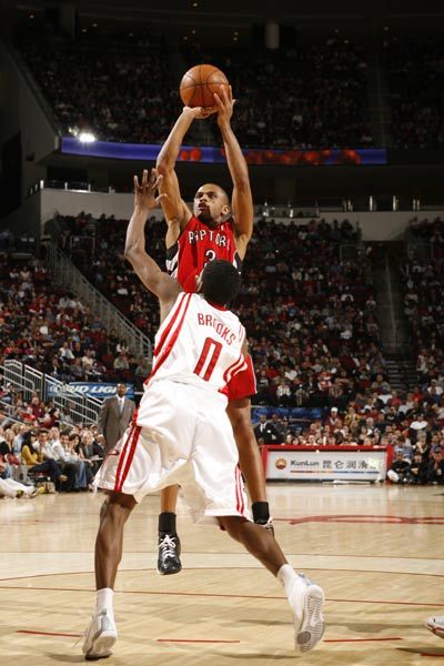 火箭击败子弹，布鲁克斯绝杀成英雄