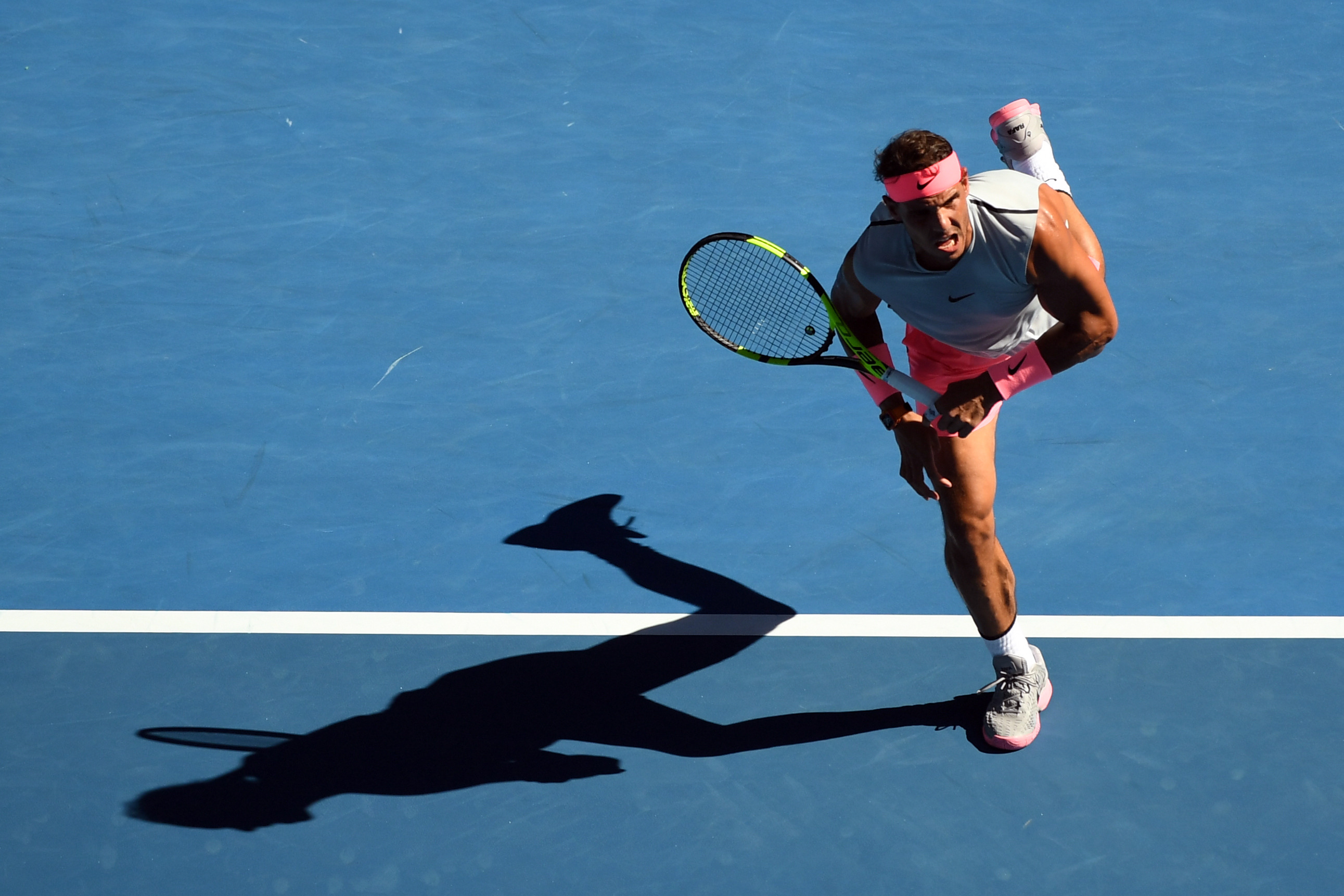 包含欧洲网球队鏖战澳大利亚网球队，纳达尔制霸全场的词条