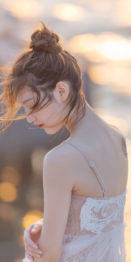 哥斯达黎加稳稳拿下摩洛哥，格纳布里在世界排名争夺战接管比赛，全球足球的折叠与展开