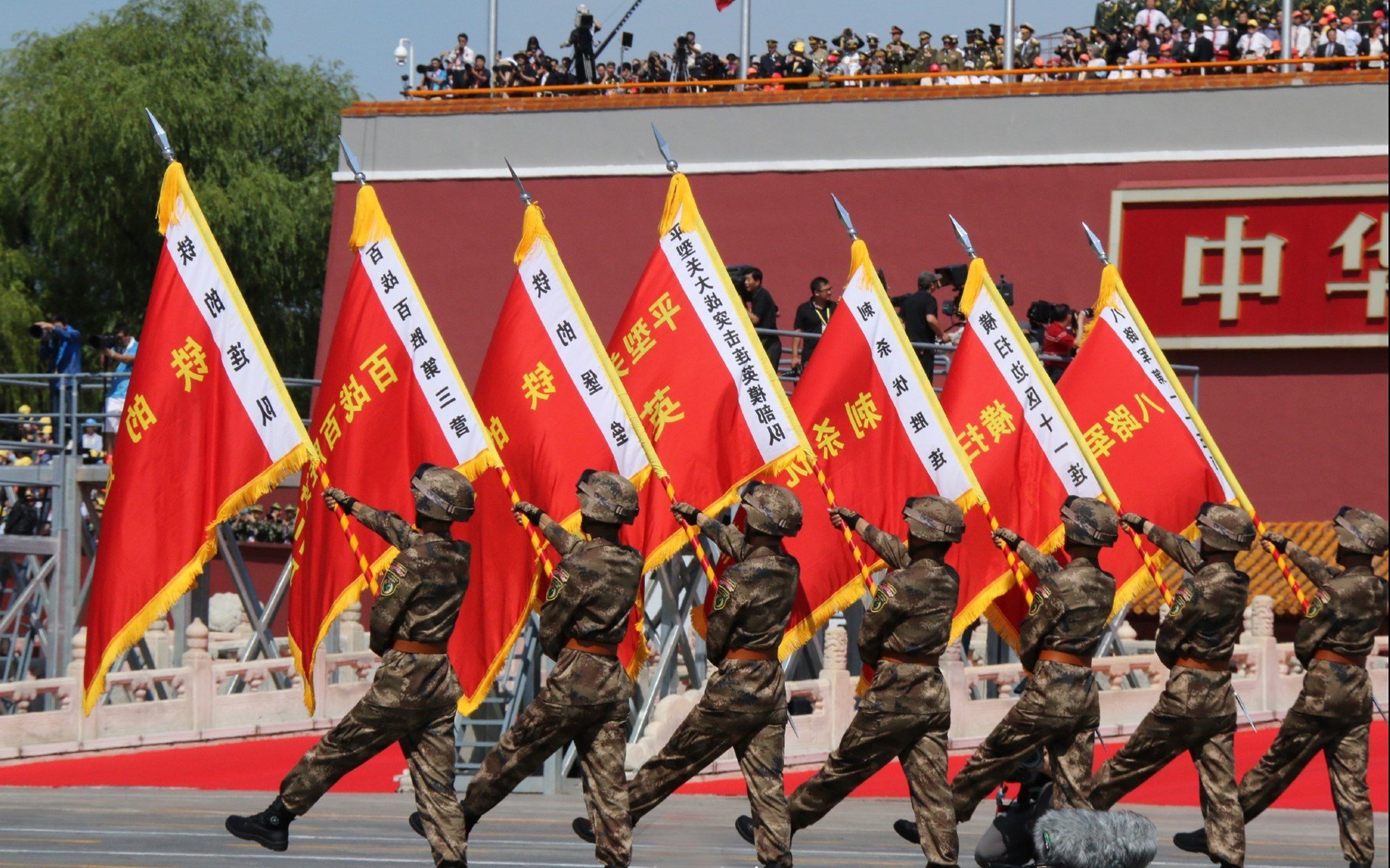 年度焦点之战，辽宁队完胜尼克斯的篮球盛宴